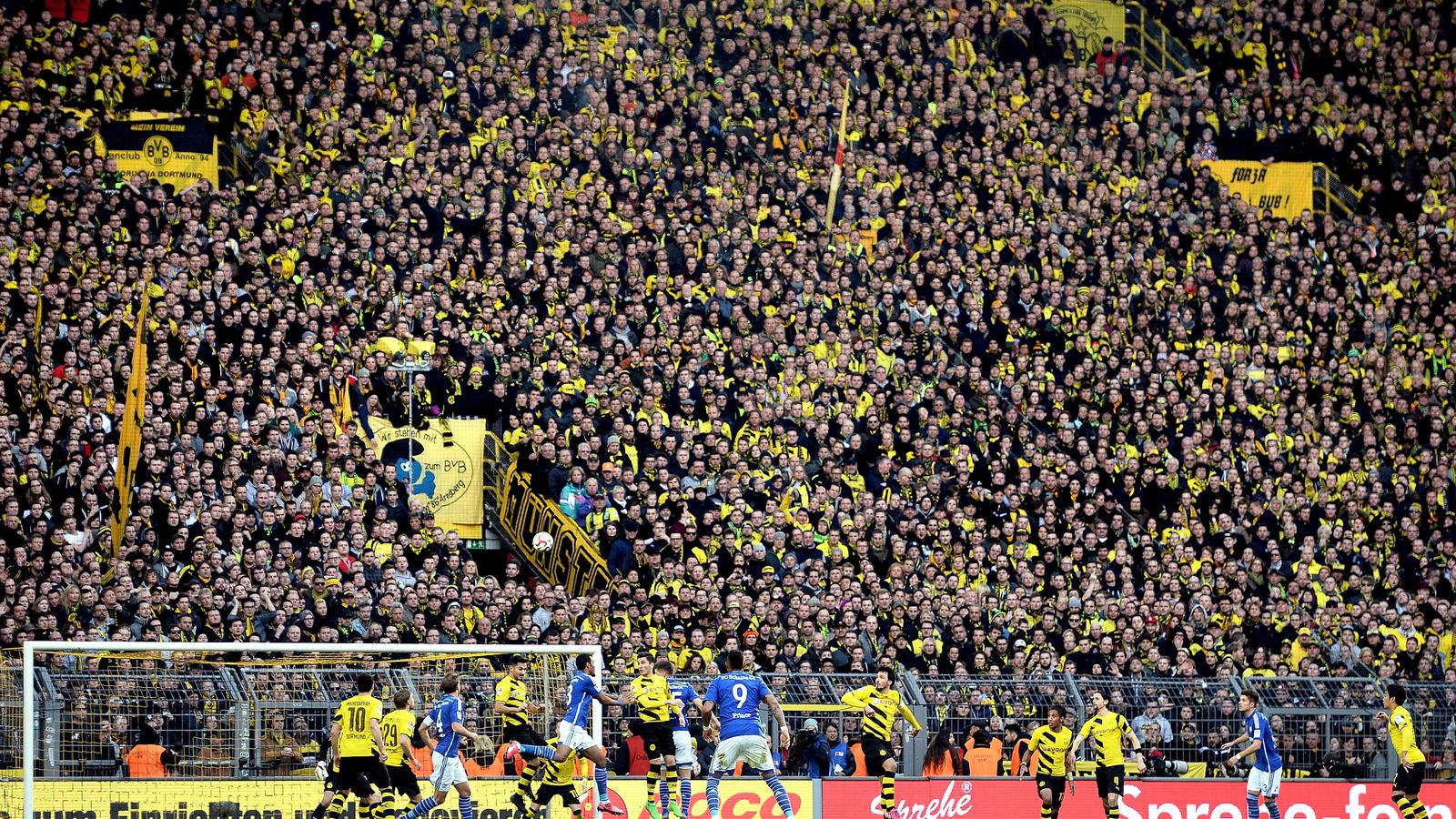 Experiencing Matchday: The Electrifying Atmosphere of Dortmund Games